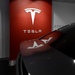 BREAKING: No Bitcoin Sale From Tesla, Electric Car Giant Holds On As BTC Bounces Back To $30,000