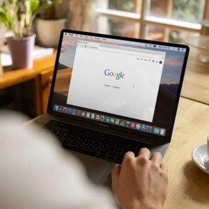 Bitcoin ETFs: Issuers Battle To Attract Investors With Google Ad Campaigns