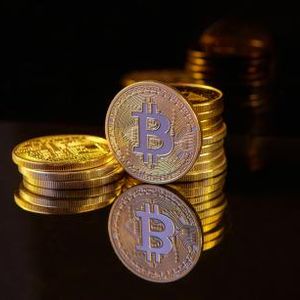Bitcoin Completes ‘End Run,’ Analyst Says – Here’s What It Means