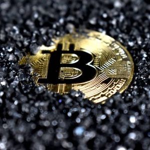 Bitcoin’s Make-Or-Break Moment: Trading Guru Predicts Rally Amid Market Uncertainty