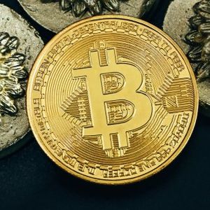 Bitcoin On Track For $275,000? Analyst Cites Cup And Handle Formation