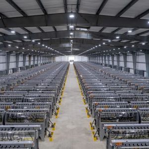 Bitcoin Mining Giant Abandons Full-Hold Strategy, Unloads $40M In Crypto