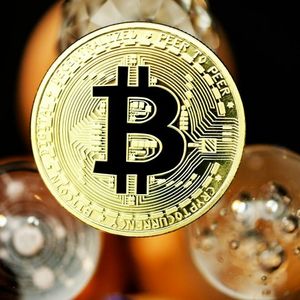 Bitcoin Stays Resilient While Wall Street Stumbles – Details