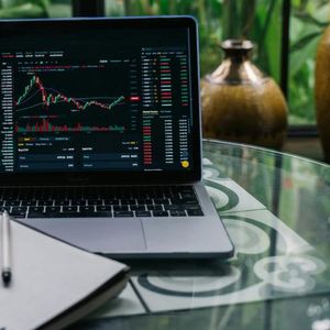 $106K Bitcoin A ‘Safer’ Buy Than $25K—XRP Lawyer Drops Bombshell