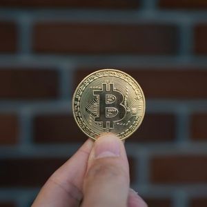 Bitcoin Yearly Trend Suggests Cycle Top Near $205,000 By Year-End, Analyst Says
