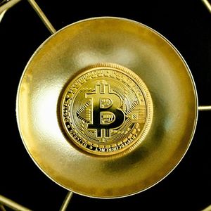 Bitcoin Network Volume Echoes Mid-2021 ‘Stable Equilibrium’ – Is A Big Move Brewing?