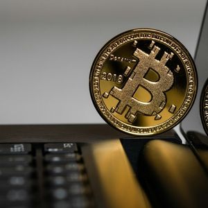 Bitcoin Investors Turn To ‘Smart DCA’ As Market Trades Below On-Chain Fair Value Of $117,700