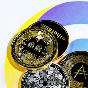 Bitcoin Dominance Grows As Altcoins Post Another Losing Year: Analyst