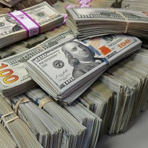 Crypto Money Floods US Politics As $21 Million Backs Trump PAC