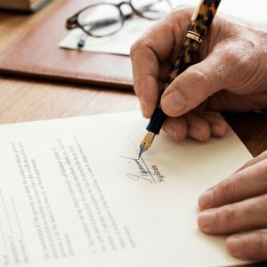 Crypto Market Structure Bill Poised For A Trump Signature, SEC Chief Says