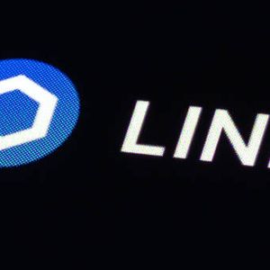 Chainlink On Standby: A Big Move Is Loading, But Bitcoin Decides