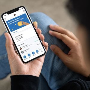 PayPal Survey: 4 In 10 US Merchants Now Accept Crypto