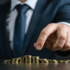 Bitcoin ETFs Break Four-Month Negative Streak With $1.32B Inflows While ETH, XRP Funds Bleed