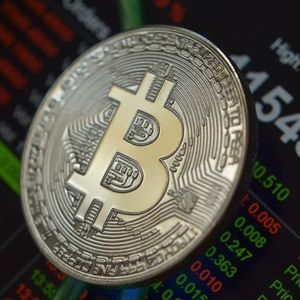 Bitcoin Uptrend Remains Alive Despite Bearish Pressure Below $78,800