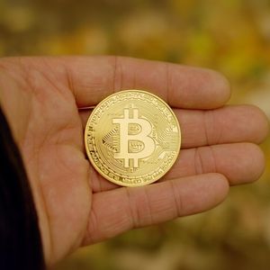 Bitcoin Price Breaks 14-Year Support For The First Time In History, Analyst Predicts $50,000 Target
