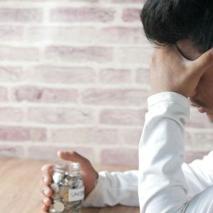From Patience To Frustration: Ethereum Social Sentiment Collapses As Price Retests $2,100