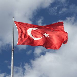 Turkey Residents Turn to Crypto Amid Another Lira Collapse (Report)