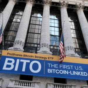 Top U.S. Bitcoin ETF Absorbs $240 Million Inflows As Spot ETF Excitement Rages