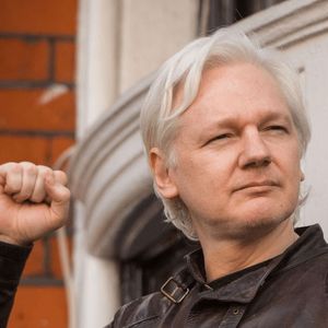 Somebody Sent Julian Assange $500,000 In Bitcoin – Who Was It?