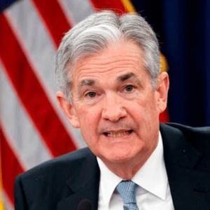 Fed Chair Calls for Crypto Regulation, Warns Banks Against ‘Excess Risk Aversion’