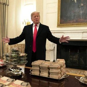 Trump Champions Crypto: Calls It ‘Very Hot’ Amid Market Crash Resilience