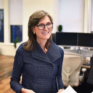 Cathie Wood’s ARK Unloads Almost $100M Circle Shares, Still Bullish on Stablecoin Giant