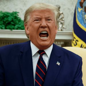 Trump Imposes New Tariffs Against These EU Nations Over Greenland: Will BTC Collapse Again?