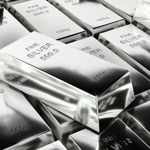 Crypto Traders Pile Into Silver FOMO Before 15% Crash