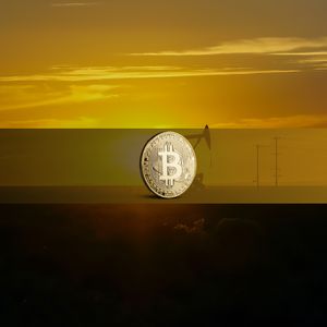 Bitcoin Drops, Oil Surges as Trump Prepares to Extend Strait of Hormuz Blockade