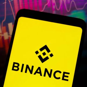 Breaking: Binance Cuts Ties with Advance Cash Over Ruble Transactions