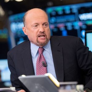 Jim Cramer Advocates Bitcoin Buying Amid BTC Price Surge