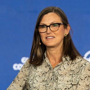 Cathie Wood’s Ark Invest Sells $43M Coinbase & $1.6M GBTC Shares As Prices Hit New High