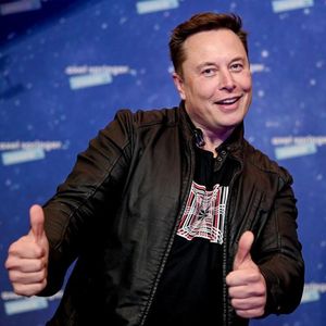 Dogecoin Supporter Elon Musk Lost His Richest Men Tag