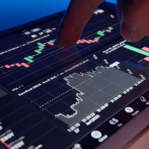 The $100 Crypto Challenge: Could Investing in EOS, CAKE, or SPCT Lead to Remarkable Returns?
