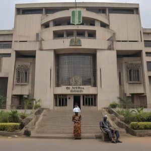 Nigeria’s central bank tightens policy to fight inflation