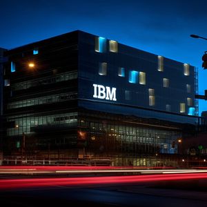 IBM’s Strategic Focus: Hybrid Cloud and AI Propel Growth