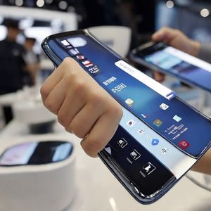 Samsung Expects 10-Fold Rise in First-Quarter Profit.