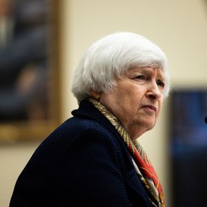 Janet Yellen thinks the U.S. is to blame for the death of dollar