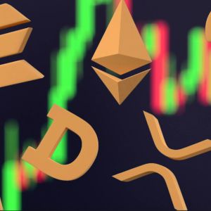 Altcoin searches soar as Bitcoin holds steady at $97K, searches hit record high