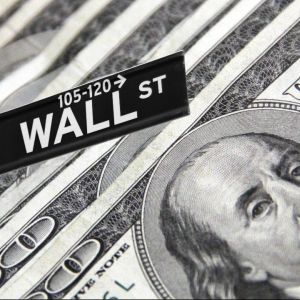 Wall Street sees US dollar’s rally staying strong next year