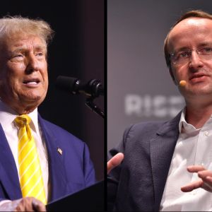 Crypto.com CEO Kris Marszalek meets U.S. President-elect Donald Trump at his office