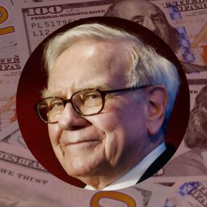 Warren Buffett is preparing to make his biggest dump yet. Is a financial crisis on the way?