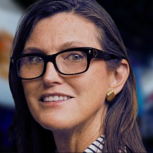 Cathie Wood predicts end of US ‘rolling recession’ on AI, Bitcoin, and Tesla hype