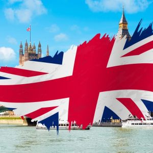 UK shifts to short-term debt to curb soaring interest costs