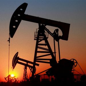 Gold and oil surge after US personnel leave the Middle East