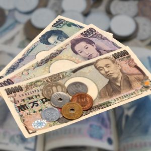 Japan cuts 30- and 40-year bond sales by 10%