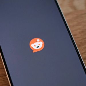 Reddit might require iris scans for user verification