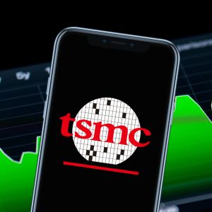 TSMC looks to large share sale to ease pressure from local currency
