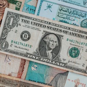 Central bank governors are hesitant about sudden policy changes