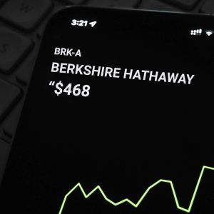 Buffett Indicator hit 205%, signaling extreme market overvaluation